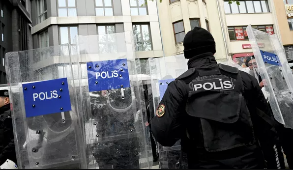Arrestohen 10 gazetarë në Turqi