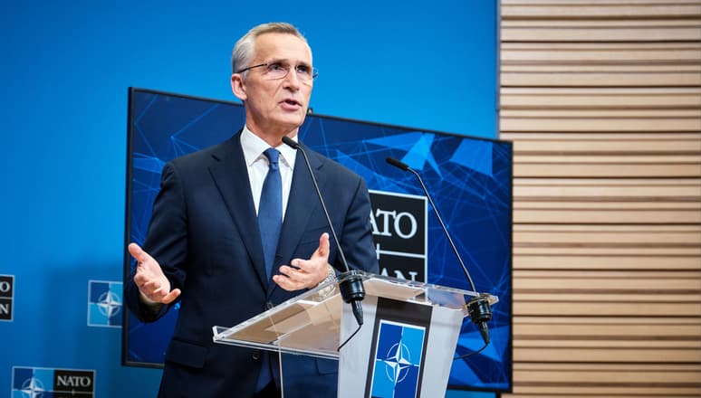 Stoltenberg me ministrat e SHBA dhe Britanisë së Madhe: Moska, akuza të rreme për “bombë të pistë”