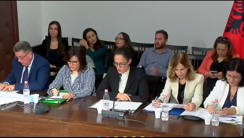 “Ekonomia’/ Ibrahimaj: Inflacioni pritet të ulet ndjeshëm vitin e ardhshëm. Tabaku: Do çojmë buxhetin në Kushtetuese (VIDEO)