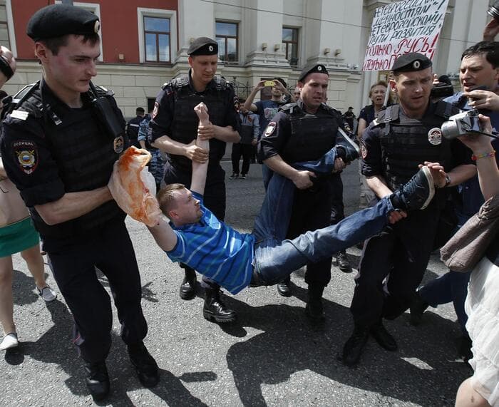 Parlamenti rus miraton ligjin kundër "propagandës" LGBT