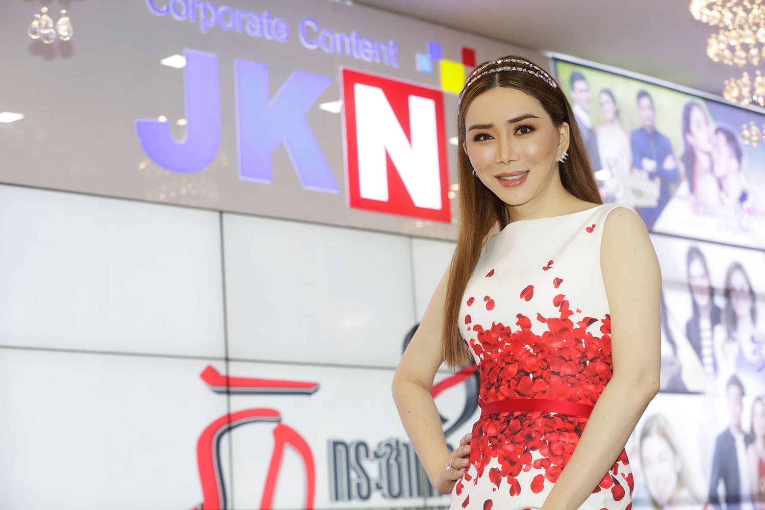 Miss Universe iu shit për 2 mln dollarë manjatit mediatik tajlandez