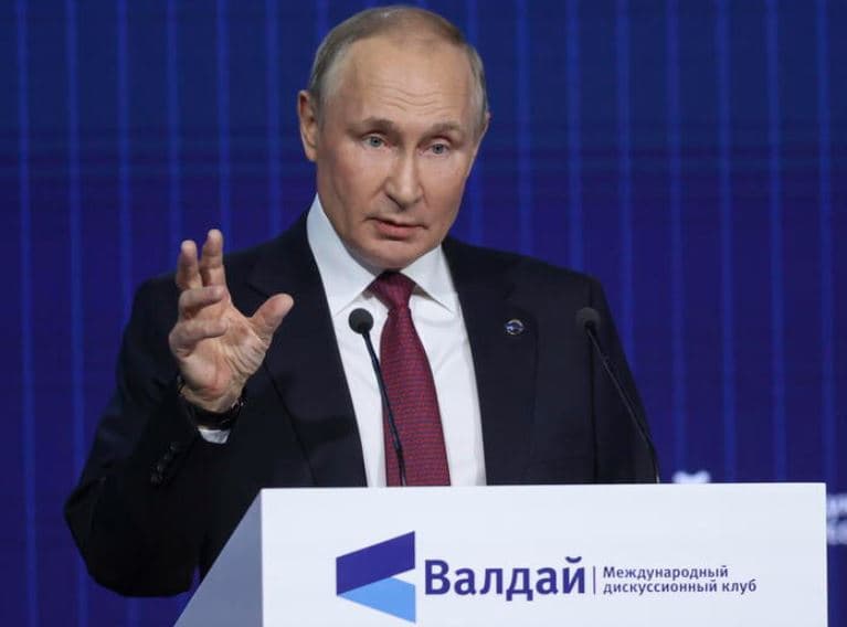  Putin: Dikur nazistët dogjën librat, tani Perëndimi ndalon Dostojevskin dhe Çajkovskin!