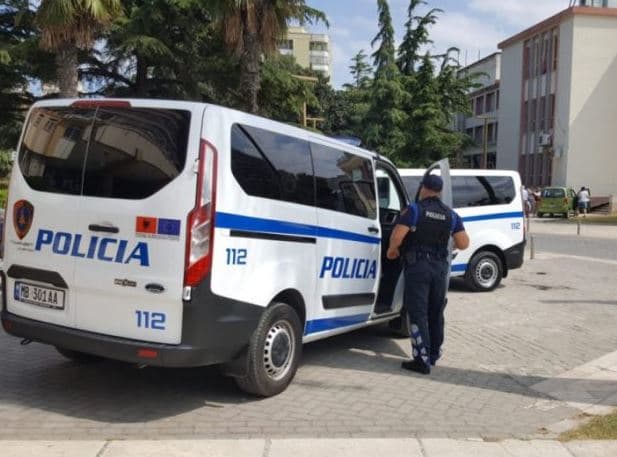 Sherr me thika mes të rinjve në Durrës, adoleshenti përfundon në Urgjencë