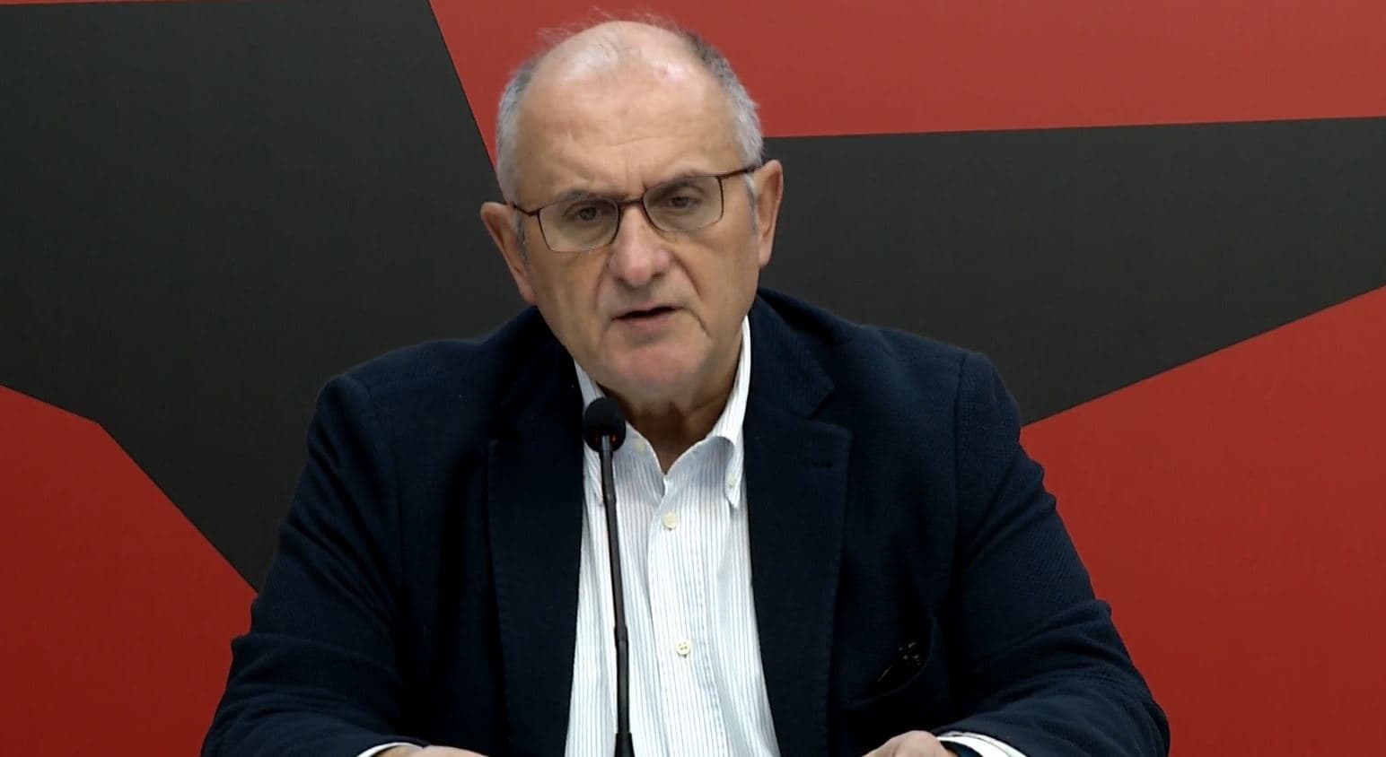 Fluturimet e Ramës me avion privat, Vasili: Edhe Gadafi do ta kishte pasur zili për udhëtimet prej sheiku