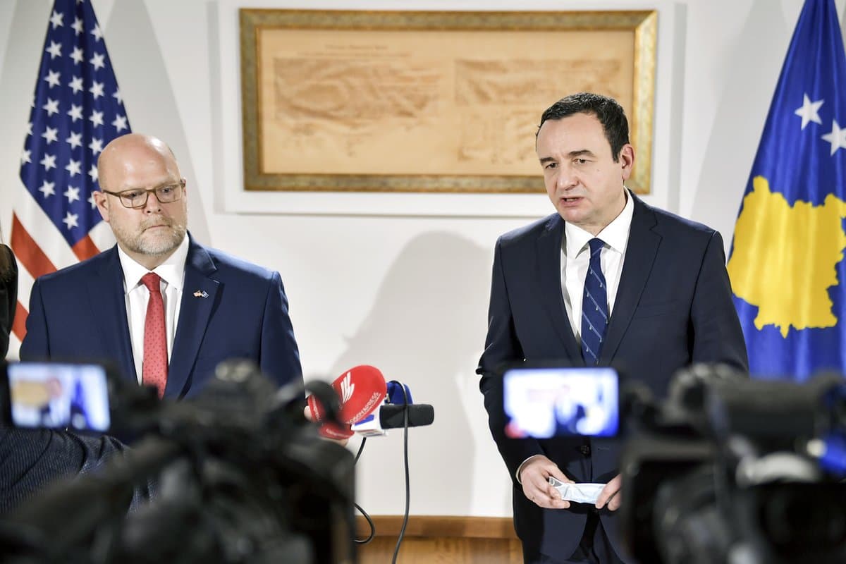 SHBA-ja i kërkon sërish Kosovës shtyrjen e afatit për targa