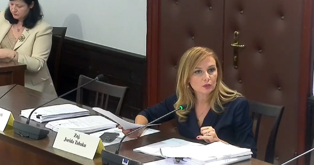 Tabaku: Buxheti dhe Paketa Fiskale merr para nga xhepi qytetarëve për t’ia dhënë koncesioneve