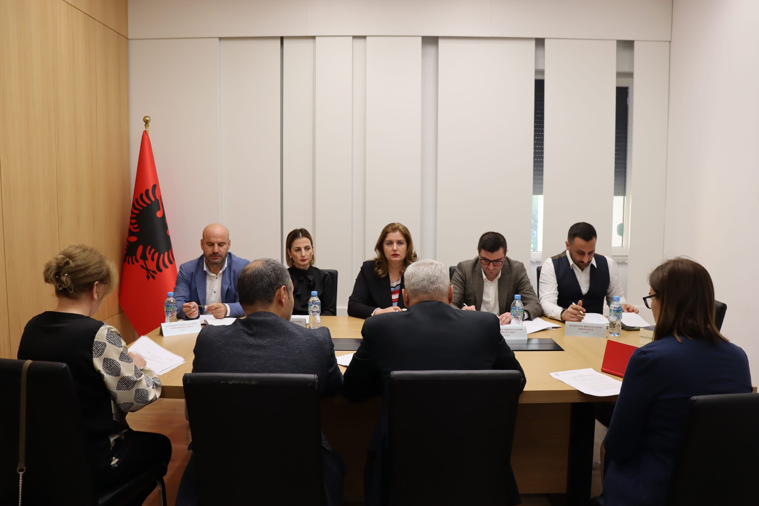 KQZ miraton rregullat për numërtimin e zonave të qendrave të votimit