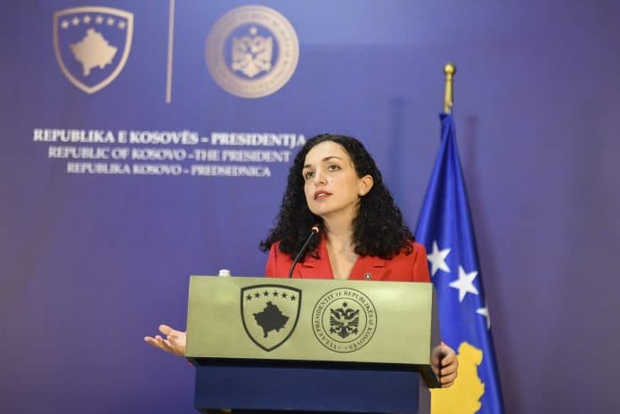 Pas intervenimit kirurgjik, presidentja e Kosovës, lirohet nga spitali