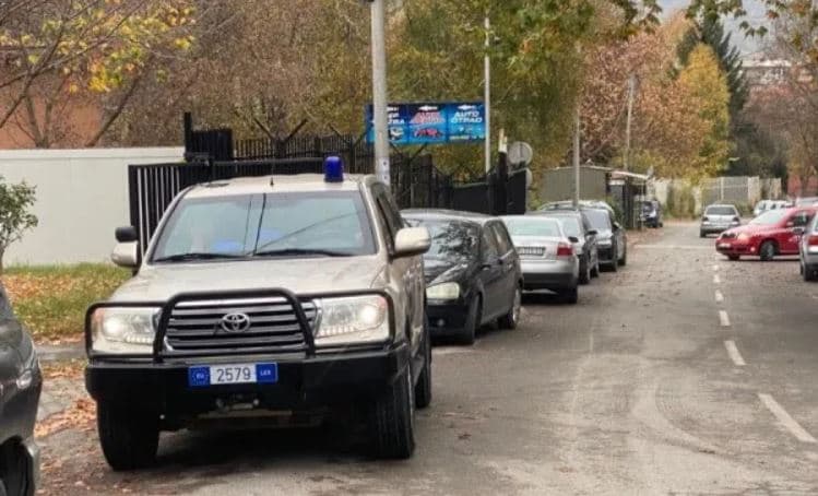 ​Policë të EULEX-it në stacionin e policisë në veri të Mitrovicës