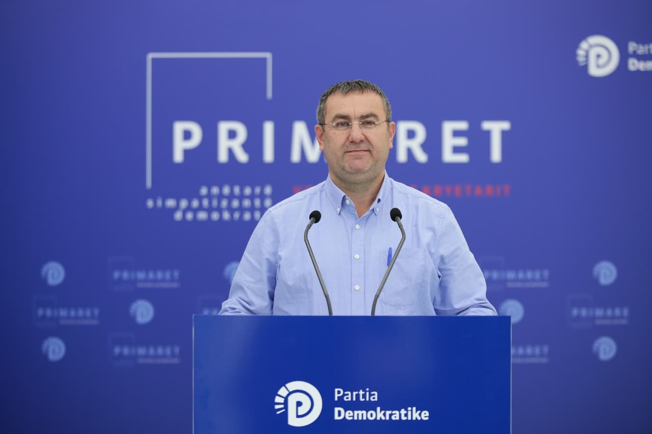 Evdar Kodheli prezanton kandidaturën në primaret e Partisë Demokratike për Bashkinë Fier