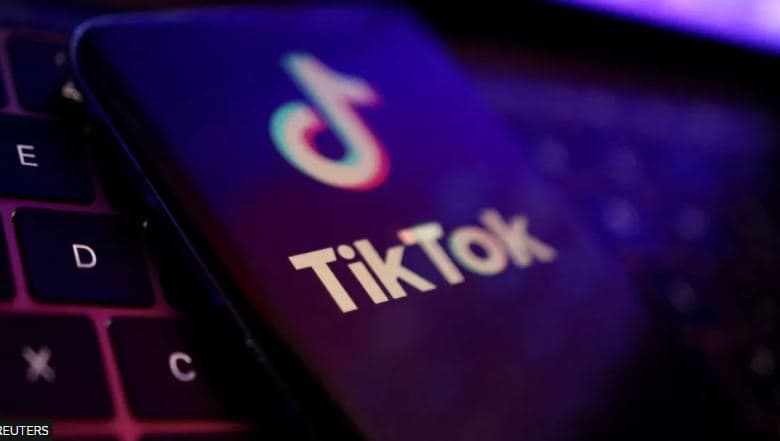 Tallën në TikTok guvernatorin, dy nigerianët rrihen me kamxhik