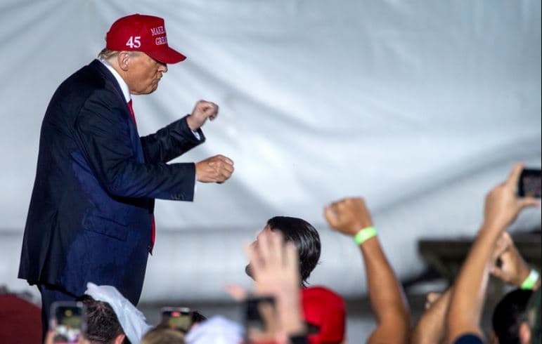 Trump sulmon Pelosin: Më 15 nëntor do të bëj një njoftim të madh
