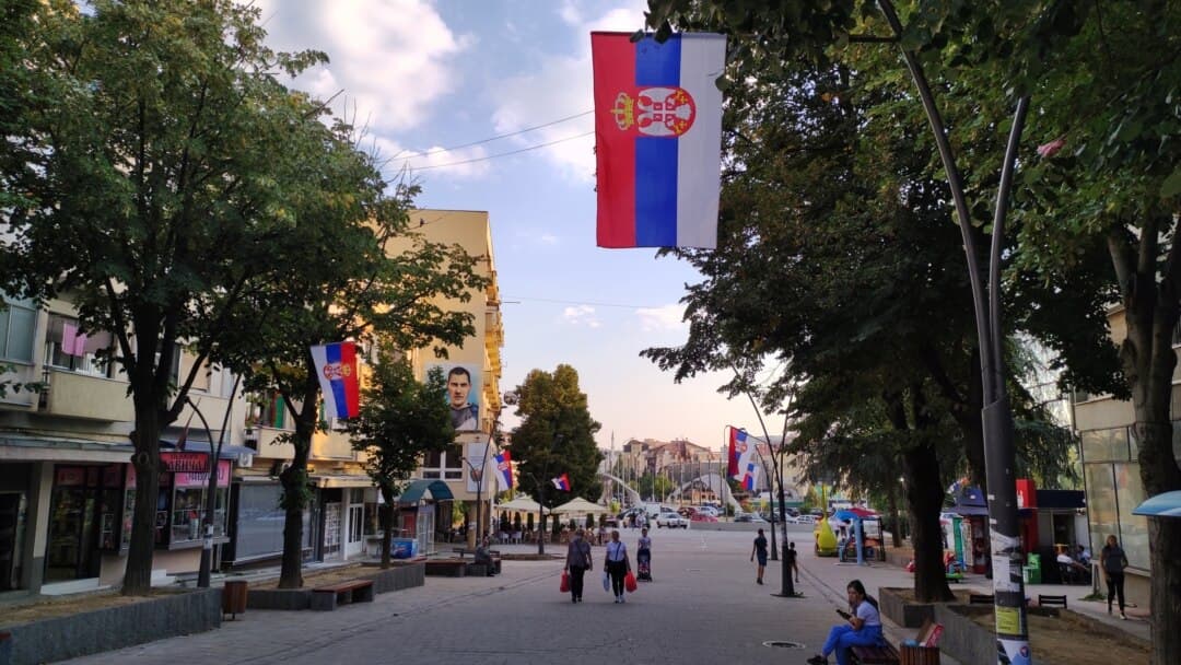 Dorëhiqen edhe zyrtarët komunalë të zgjedhjeve në katër komunat serbe në Kosovë