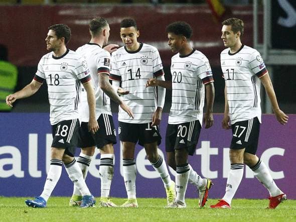 Tre debutues dhe rikthim i Gotze, Gjermania publikon listën e lojtarëve për Botëror
