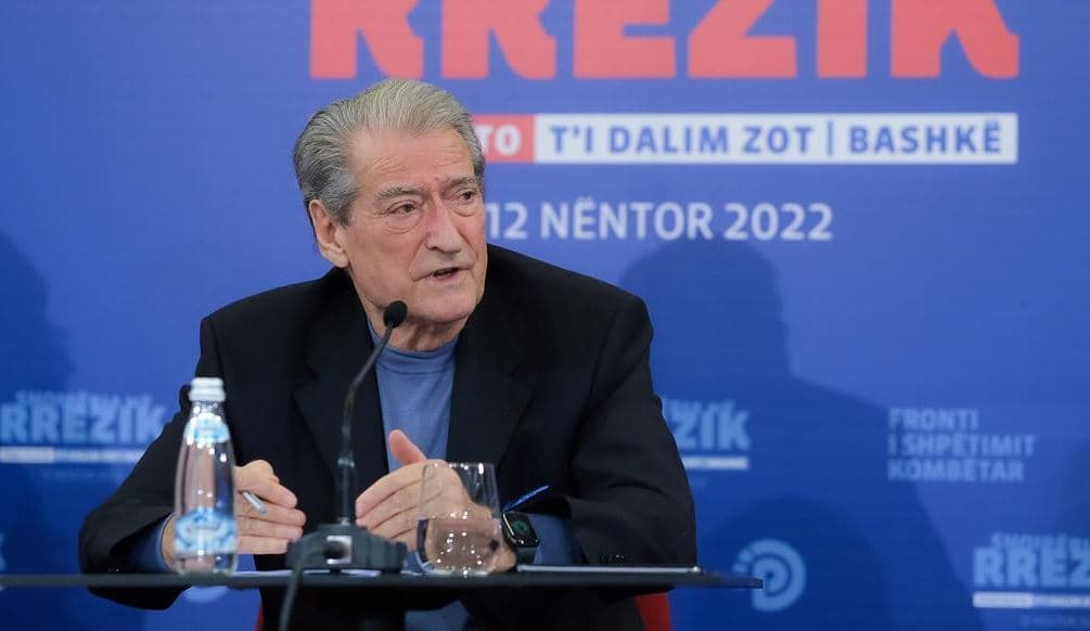Berisha "meket" para oligarkëve!