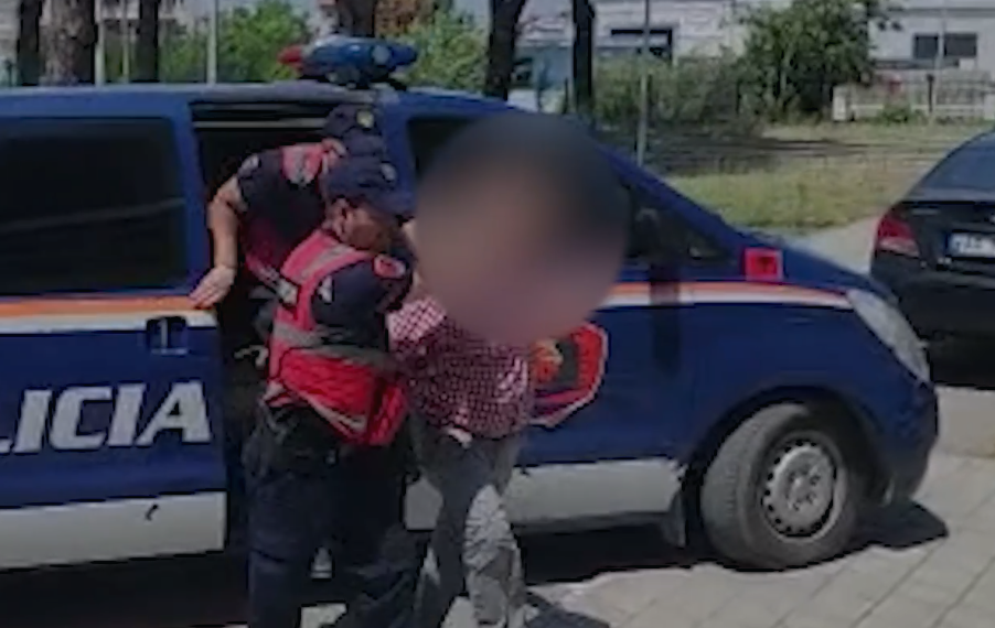 Gramsh/ Dy vëllezër në pranga, u kapen 30 kg hashash