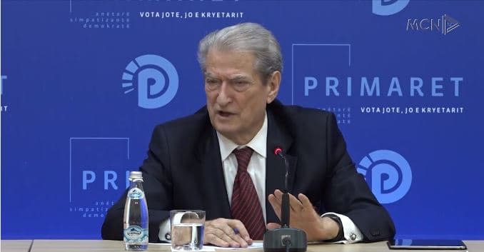 Berisha, mesazh policisë: Mos prekni protestuesit (VIDEO)