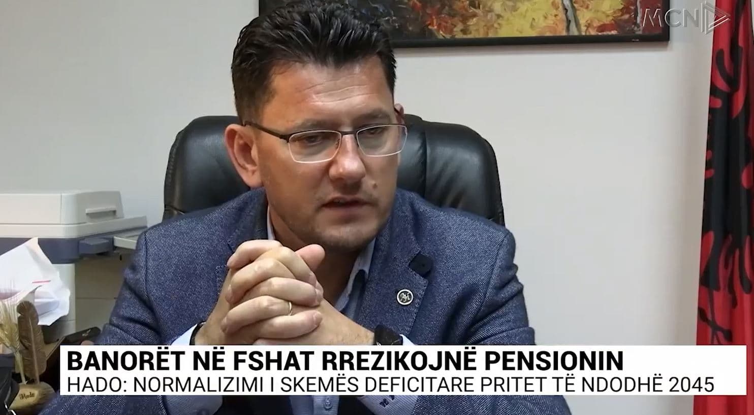 Banorët në fshat rrezikojnë pensionin (VIDEO)