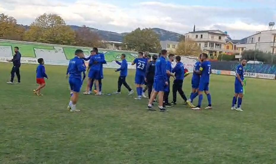 Erzeni “fundos” Teutën, shijakasit triumfojnë me përmbysje