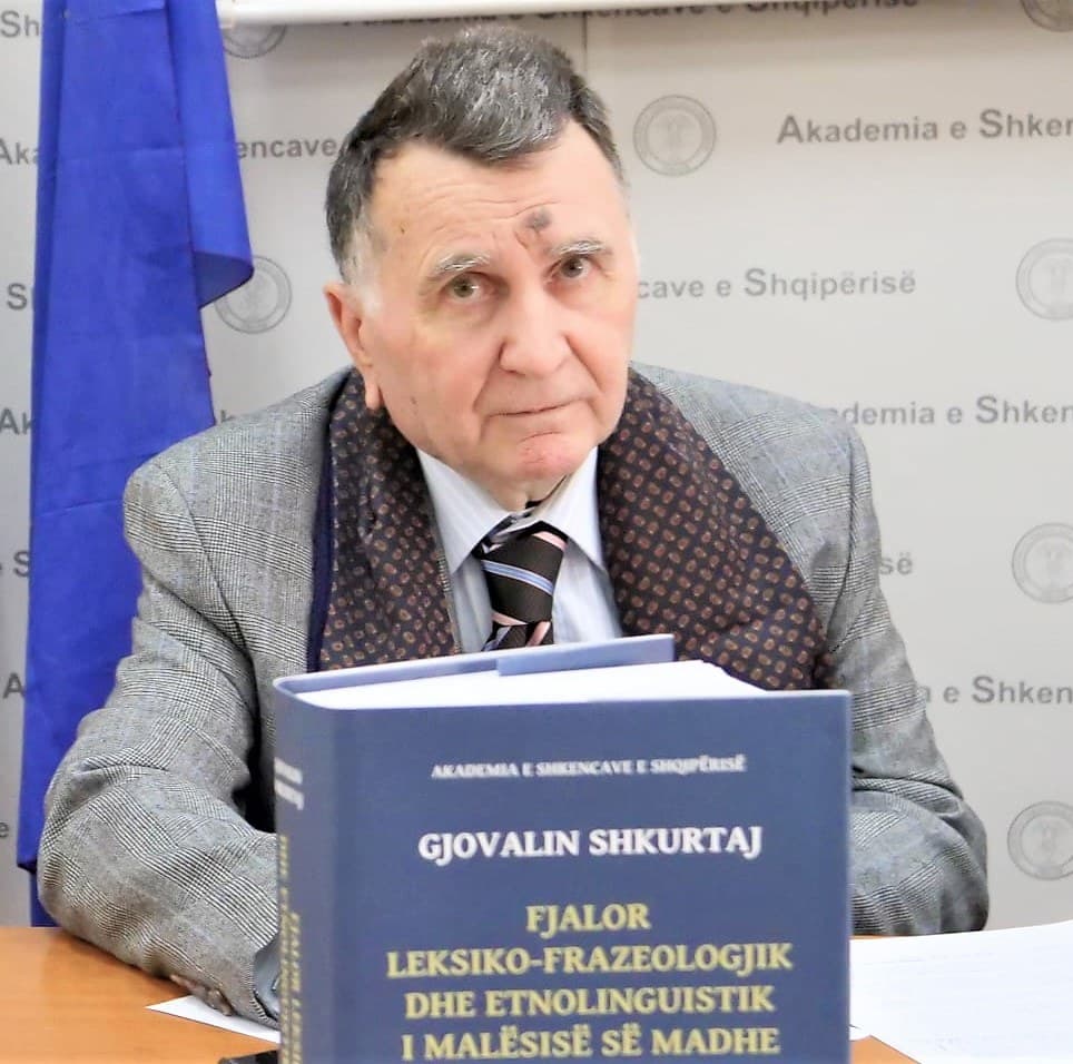Promovohet libri “Kultura e gjuhës sot”, i akademikut Gjovalin Shkurtaj
