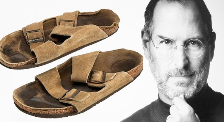 Shapkat e Steve Jobs përfundojnë në ankand për një çmim marramendës