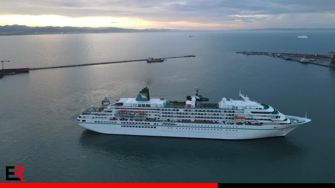 Ankorohet në portin e Durrësit kroçera “Amadea”, me 346 turistë gjermanë