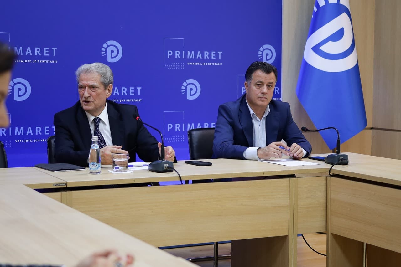 Porti i Durrësit, Berisha: Rama po e kthen në Dubain e tij, përfaqësohet nga vëllezërit Karriç