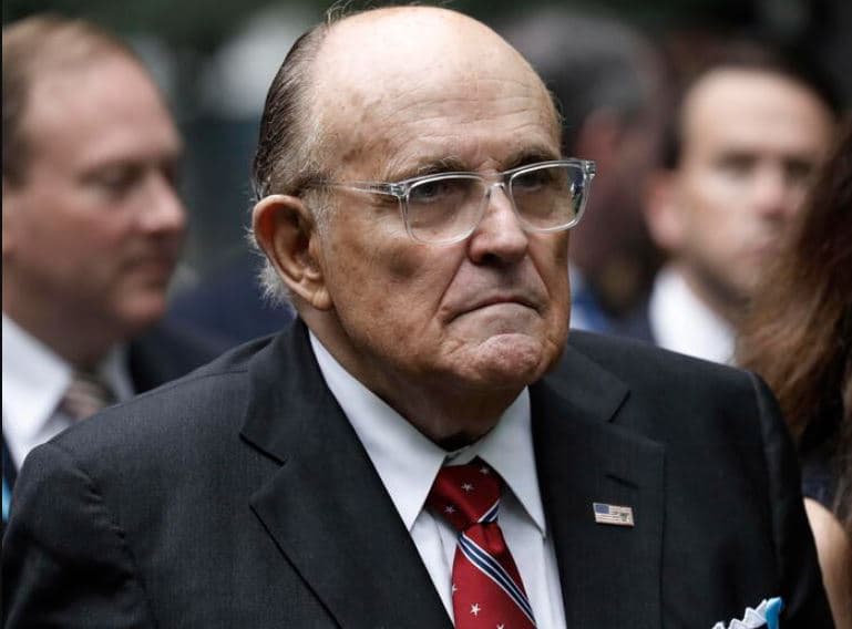 Rudy Giuliani lirohet nga akuzat për “Ukrainegate”