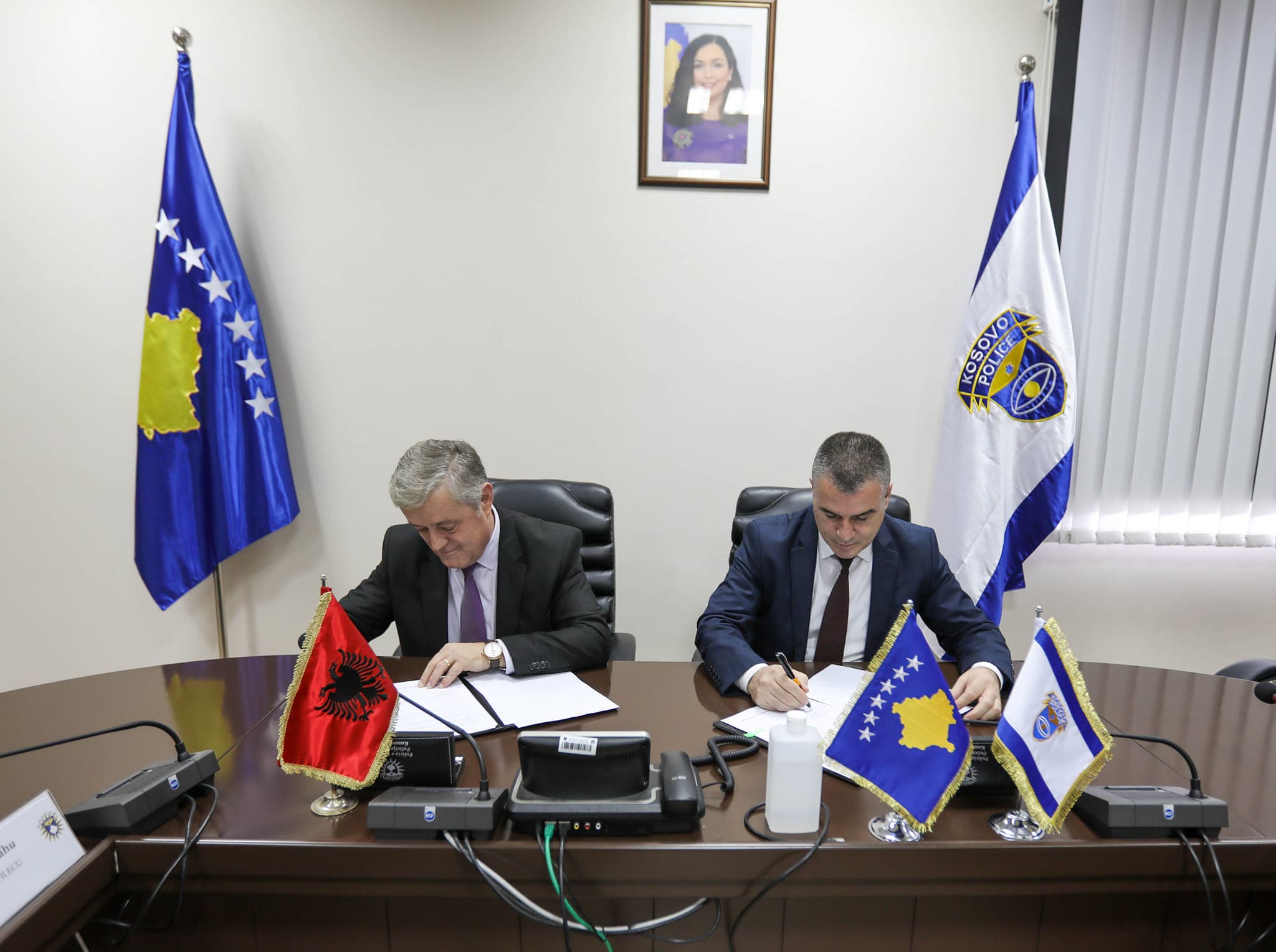 Policia e Kosovës dhe e Shqipërisë nënshkruajnë memorandum bashkëpunimi