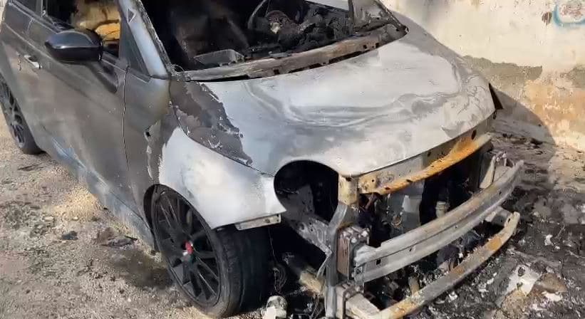 Ndodheshin në servis, përfshihen nga zjarri dy makina në Vaun e Dejës