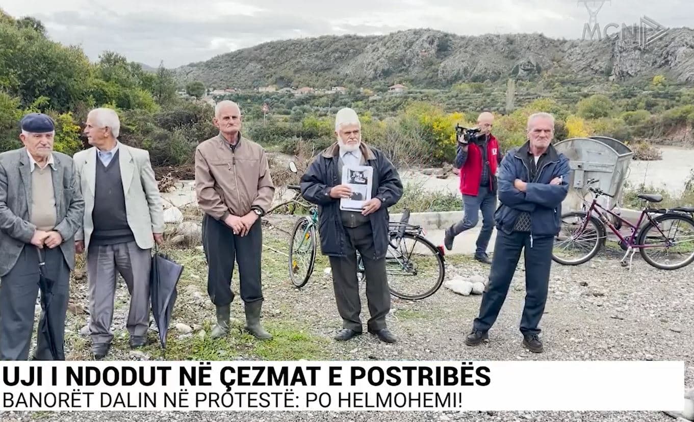 Uji i ndotur në çezmat e Postribës/ Banorët dalin në protestë: Po helmohemi! (VIDEO)