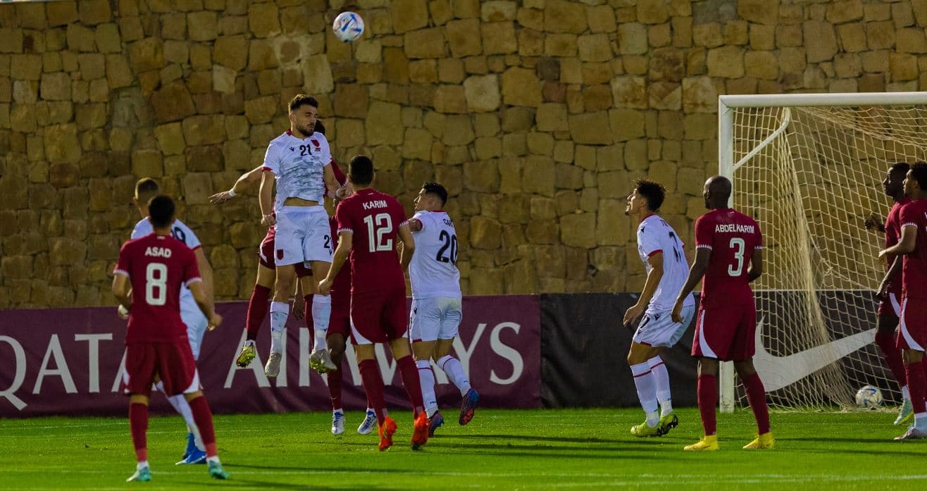 Njoftohet FIFA/ Dyshime për ndeshjet e Katarit, mes tyre edhe miqësorja me Shqipërinë