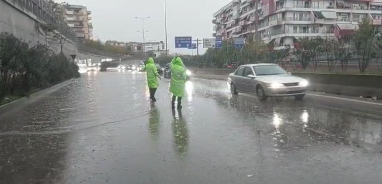 Moti i keq/ Policia: Jemi në terren, drejtuesit e mjeteve të respektojnë sinjalistikën