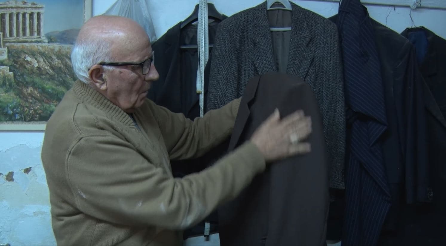 Pensionistët që punojnë, 79-vjeçari që nuk shkëputet nga profesioni (VIDEO)
