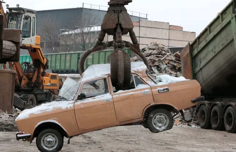 Rusia rikthen prodhimin e makinës Moskvich