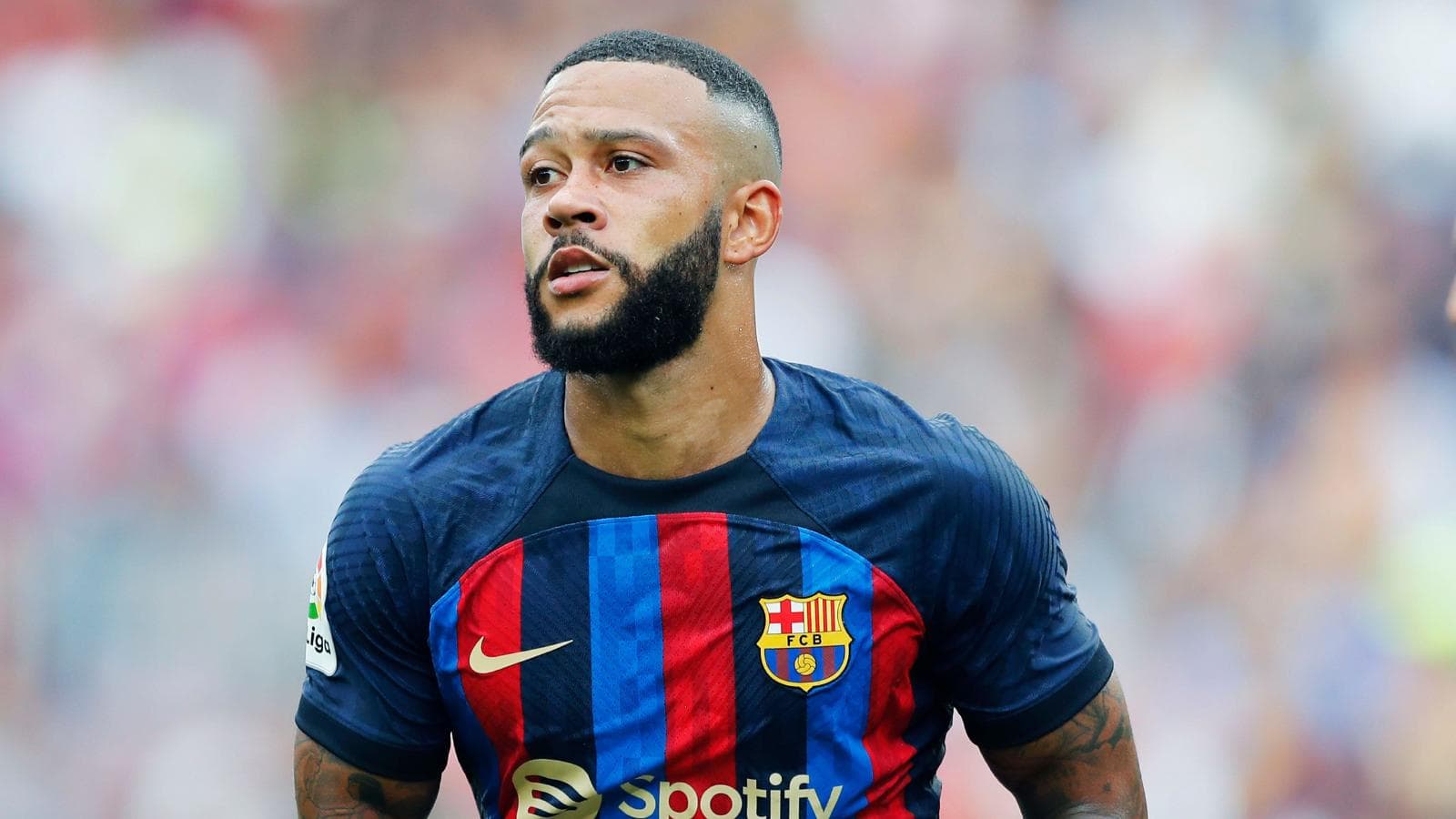 Barcelona cakton çmimin për Depay