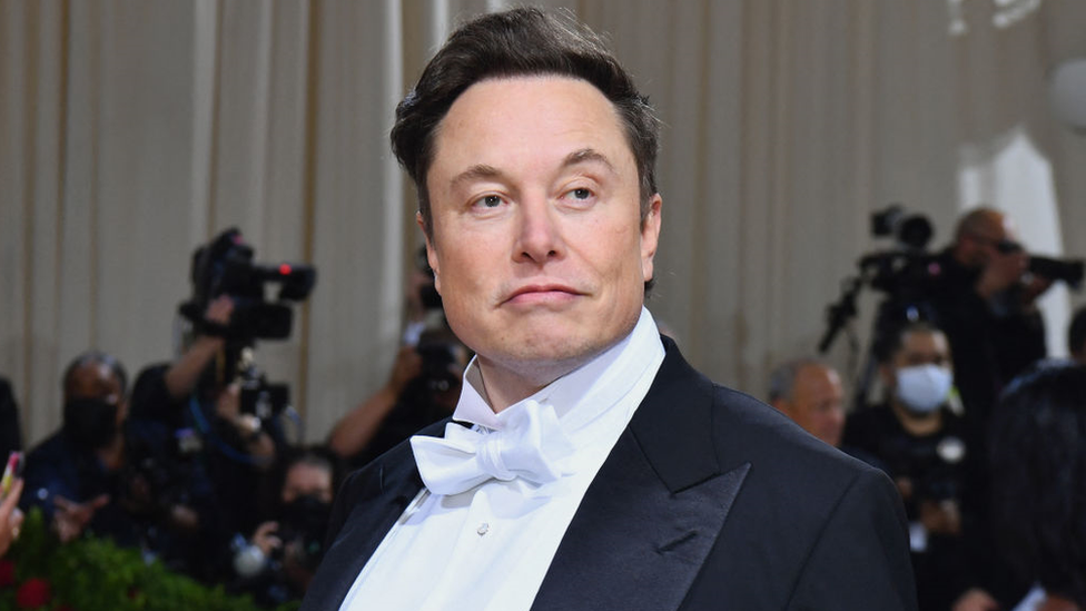 Provokon sërish Elon Musk: Mund të krijoj një smartfon alternativ