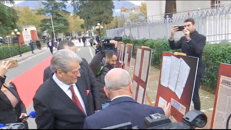 Mbledhja Shqipëri- Kosovë, Berisha: Duhet një stendë e zezë për antikombëtarët si Rama