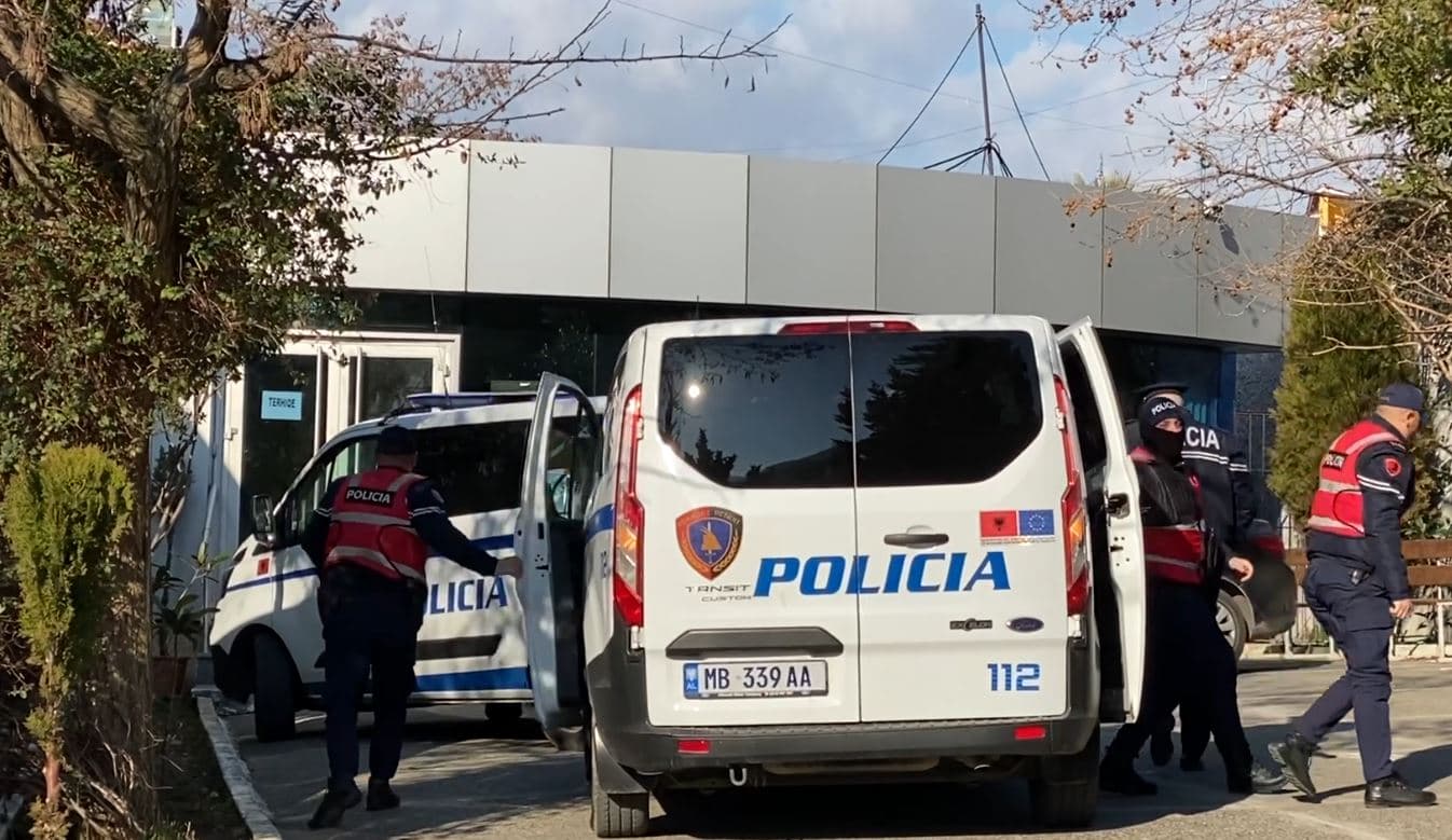 Kokainë dhe përdhunim, gjykata e Lezhës lë në burg tre të rinjtë e arrestuar (VIDEO)
