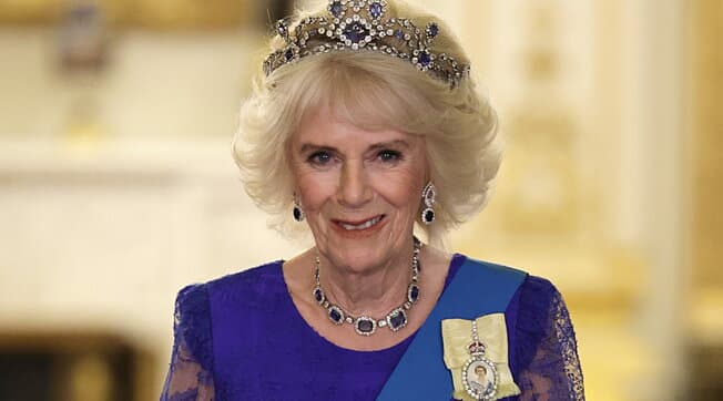 Camilla i jep fund traditës, nuk do ndjekë protokollin e pallatit Buckingham në lidhje me shoqërueset e saj
