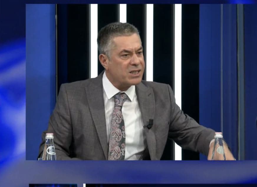 Vangjeli: Jemi në demokraci hibride, kemi raport të deformuar me shtetin
