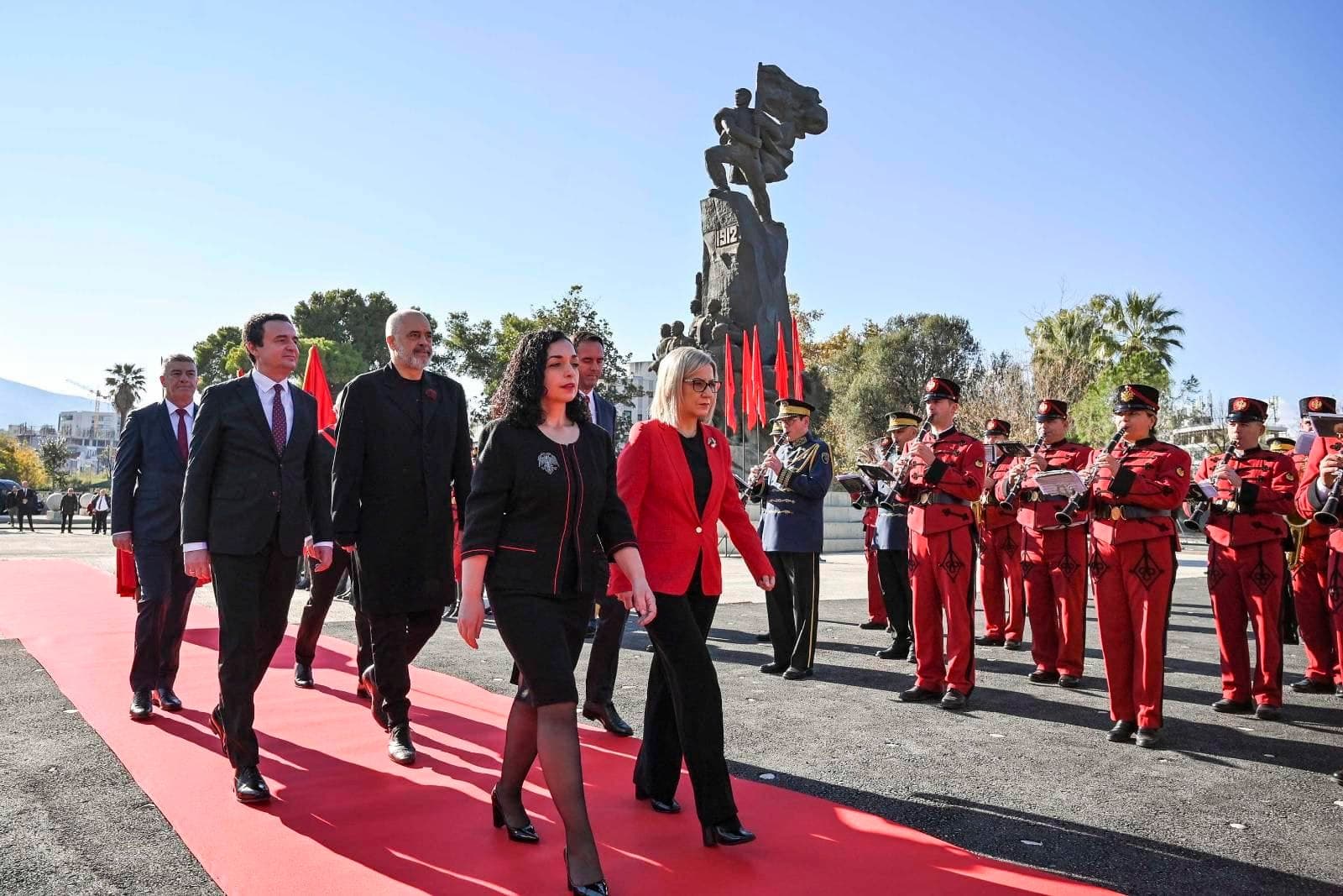Kurti: Duhet të jemi më shpesh bashkë e të rrugëtojmë bashkë, sepse duam dhe duhet!