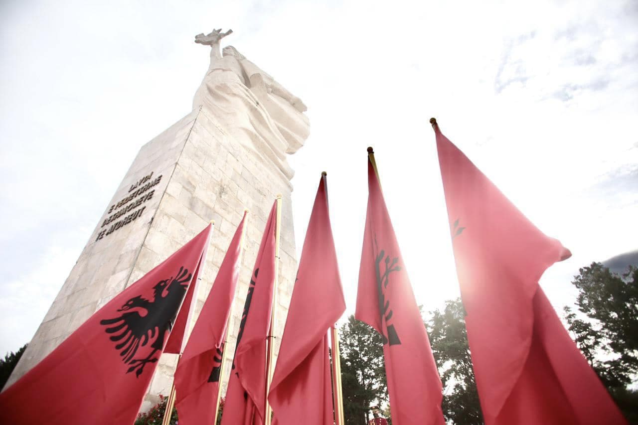 Sot festohet 29 Nëntori, përkujtohet 78-vjetori i Çlirimit të Shqipërisë. Rama: Gëzuar