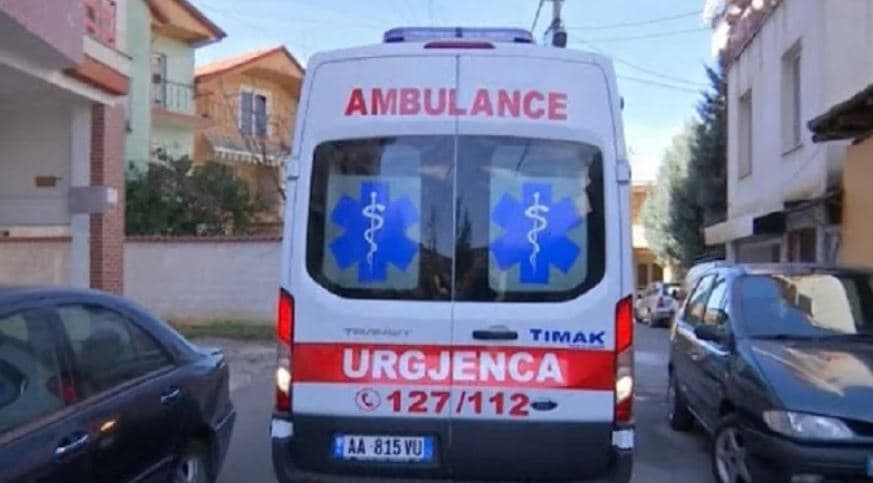 Rrëzohet nga kati i dytë i banesës, ndërron jetë 68-vjeçarja në Korçë
