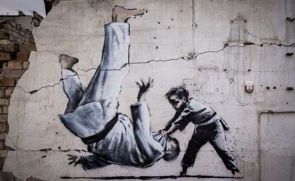 Tentuan të vidhnin muralin e Banksy-t nga Ukraina, 8 të arrestuar