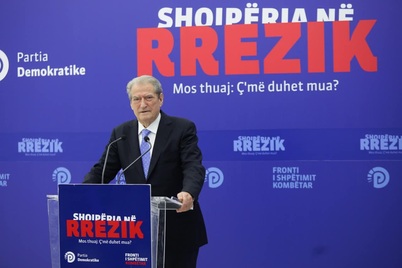 Berisha sqaron pse është thirrur protesta e 6 dhjetorit: Shqiptarët janë shndërruar në “boat people” (VIDEO)