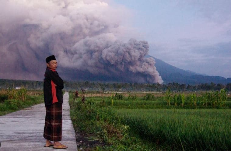 Indonezi/ Shpërthen vullkani Semeru, paralajmërim për cunami në Japoni