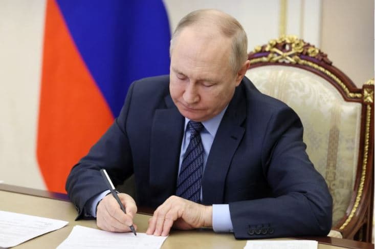 Putin nënshkruan ligjin për ndalimin e plotë të propagandës LGBT