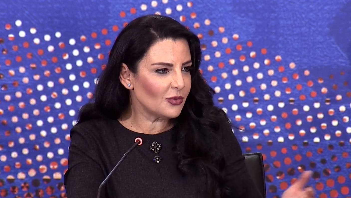 Marrëveshja për tarifat Roaming/ Balluku: Sjell zgjerim aksesi dhe ulje të çmimeve