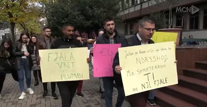 Gjuha denigruese, komuniteti rom në protestë: Boll me bullizime, s’jemi objekt humori